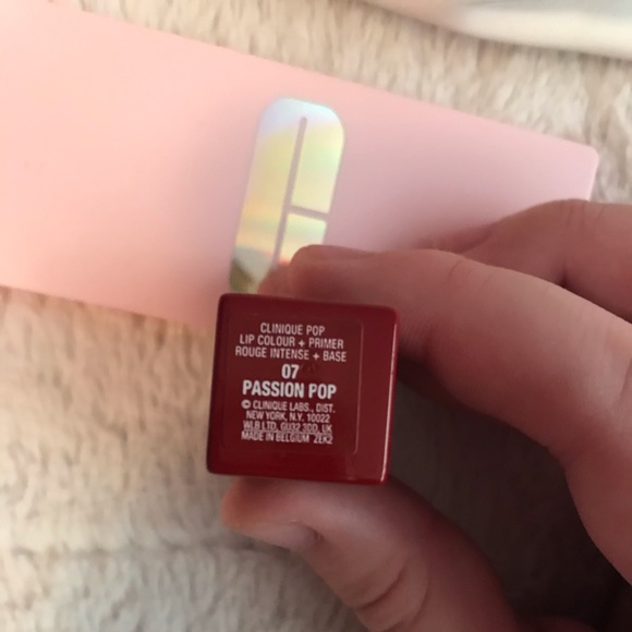 Clinique makeup set - Picture 4 of 4